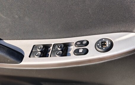 Hyundai Solaris II рестайлинг, 2016 год, 1 050 000 рублей, 17 фотография