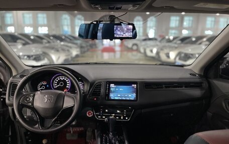 Honda Vezel, 2021 год, 2 750 000 рублей, 3 фотография
