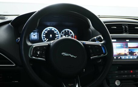 Jaguar F-Pace, 2016 год, 3 359 077 рублей, 14 фотография
