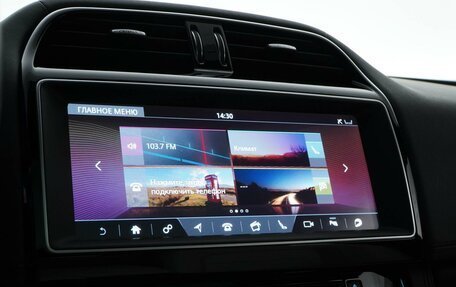 Jaguar F-Pace, 2016 год, 3 359 077 рублей, 18 фотография