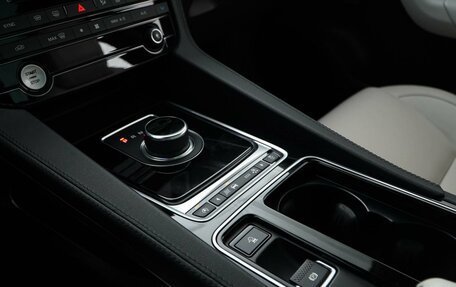 Jaguar F-Pace, 2016 год, 3 359 077 рублей, 20 фотография
