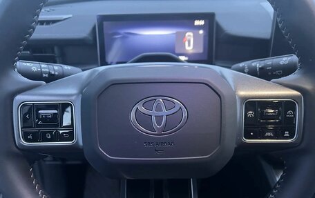 Toyota RAV4, 2025 год, 4 400 000 рублей, 2 фотография
