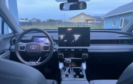 Toyota RAV4, 2025 год, 4 400 000 рублей, 9 фотография