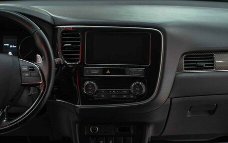 Mitsubishi Outlander III рестайлинг 3, 2019 год, 1 950 000 рублей, 11 фотография
