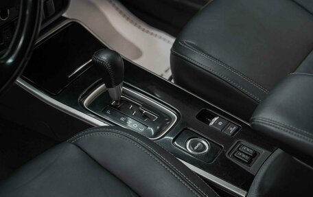 Mitsubishi Outlander III рестайлинг 3, 2019 год, 1 950 000 рублей, 9 фотография