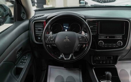 Mitsubishi Outlander III рестайлинг 3, 2019 год, 1 950 000 рублей, 12 фотография