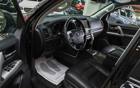 Toyota Land Cruiser 200, 2013 год, 3 190 000 рублей, 6 фотография