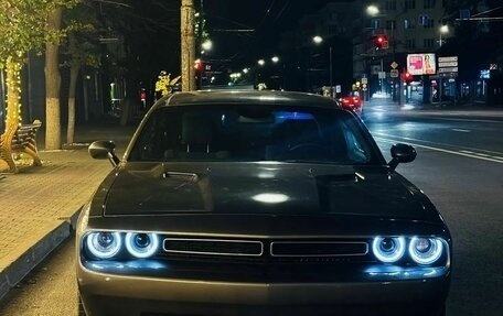 Dodge Challenger III рестайлинг 2, 2009 год, 2 250 000 рублей, 7 фотография