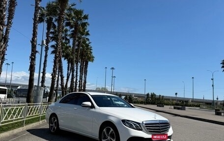 Mercedes-Benz E-Класс, 2018 год, 2 400 000 рублей, 1 фотография