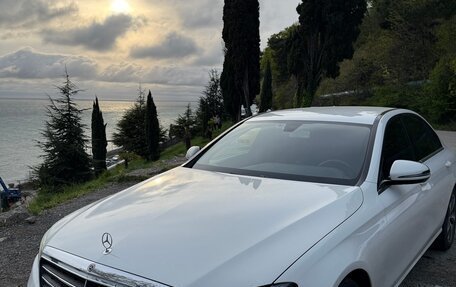 Mercedes-Benz E-Класс, 2018 год, 2 400 000 рублей, 15 фотография