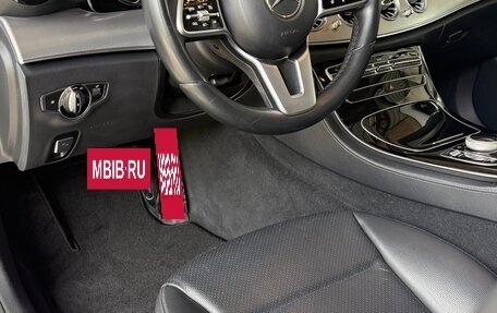 Mercedes-Benz E-Класс, 2018 год, 2 400 000 рублей, 17 фотография