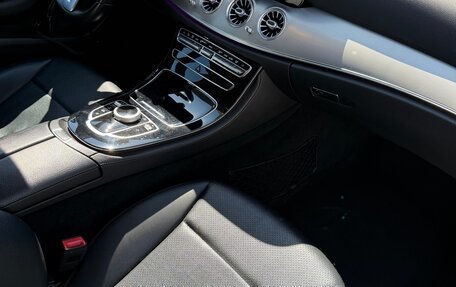 Mercedes-Benz E-Класс, 2018 год, 2 400 000 рублей, 30 фотография