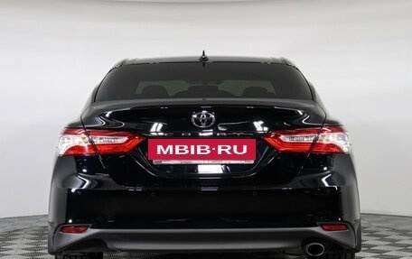 Toyota Camry, 2021 год, 3 570 000 рублей, 7 фотография