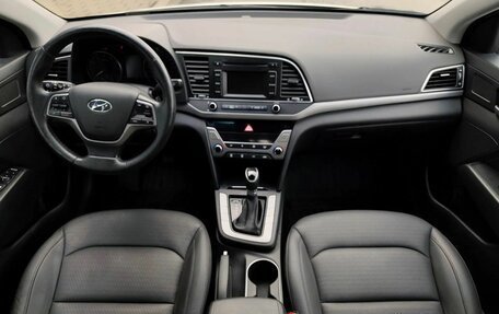 Hyundai Elantra VI рестайлинг, 2016 год, 1 350 000 рублей, 9 фотография