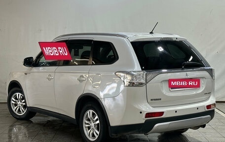 Mitsubishi Outlander III рестайлинг 3, 2014 год, 1 310 000 рублей, 4 фотография