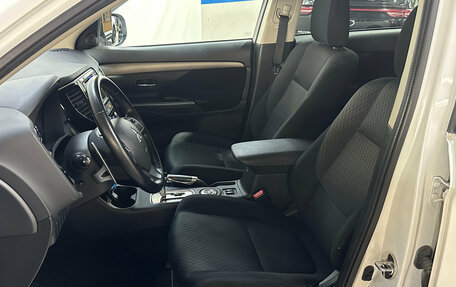 Mitsubishi Outlander III рестайлинг 3, 2014 год, 1 310 000 рублей, 6 фотография