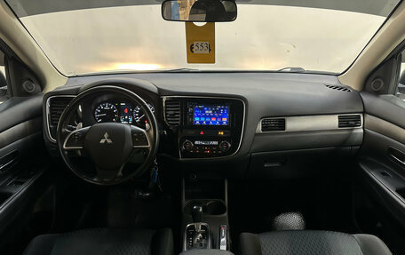 Mitsubishi Outlander III рестайлинг 3, 2014 год, 1 310 000 рублей, 8 фотография