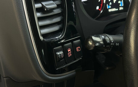 Mitsubishi Outlander III рестайлинг 3, 2014 год, 1 310 000 рублей, 12 фотография
