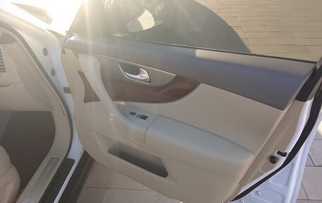 Infiniti QX70, 2014 год, 3 000 000 рублей, 14 фотография