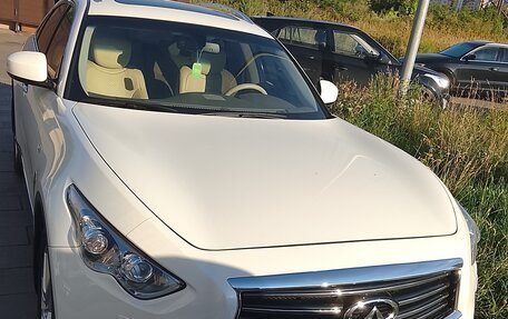 Infiniti QX70, 2014 год, 3 000 000 рублей, 15 фотография