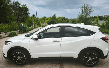 Honda Vezel, 2021 год, 2 190 000 рублей, 3 фотография