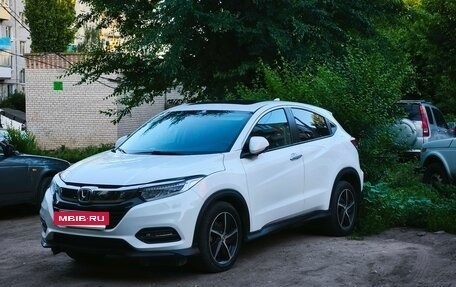 Honda Vezel, 2021 год, 2 190 000 рублей, 2 фотография