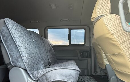 Hyundai H-1 II рестайлинг, 2013 год, 1 650 000 рублей, 11 фотография