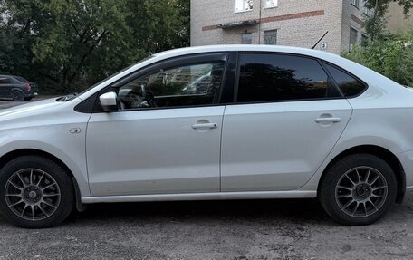 Volkswagen Polo VI (EU Market), 2015 год, 900 000 рублей, 3 фотография
