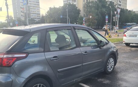 Citroen C4 Picasso II рестайлинг, 2011 год, 650 000 рублей, 3 фотография