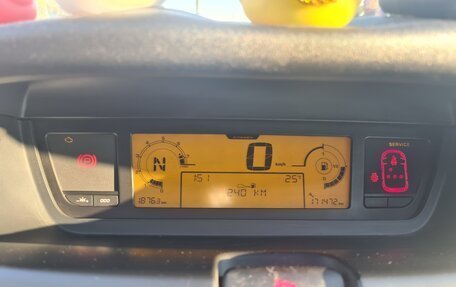 Citroen C4 Picasso II рестайлинг, 2011 год, 650 000 рублей, 11 фотография