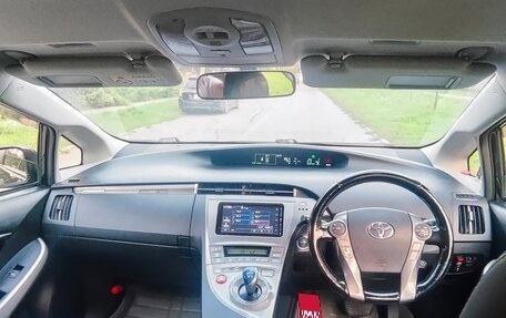 Toyota Prius, 2012 год, 1 350 000 рублей, 10 фотография