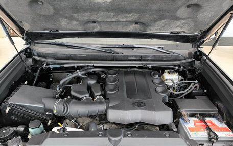 Toyota Land Cruiser Prado 150 рестайлинг 2, 2010 год, 2 850 000 рублей, 13 фотография