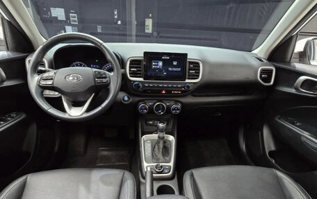Hyundai Venue I, 2023 год, 1 700 000 рублей, 6 фотография