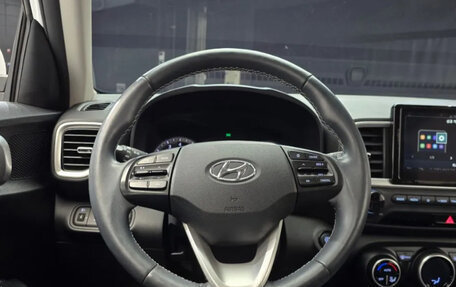 Hyundai Venue I, 2023 год, 1 700 000 рублей, 12 фотография
