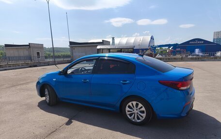 KIA Rio IV, 2018 год, 1 370 000 рублей, 5 фотография