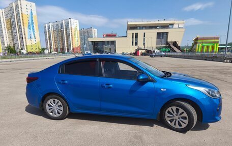 KIA Rio IV, 2018 год, 1 370 000 рублей, 7 фотография
