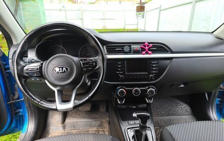 KIA Rio IV, 2018 год, 1 370 000 рублей, 10 фотография