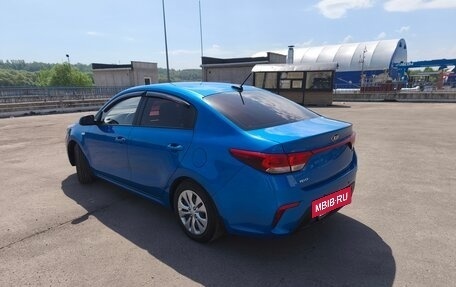KIA Rio IV, 2018 год, 1 370 000 рублей, 3 фотография