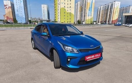 KIA Rio IV, 2018 год, 1 370 000 рублей, 2 фотография