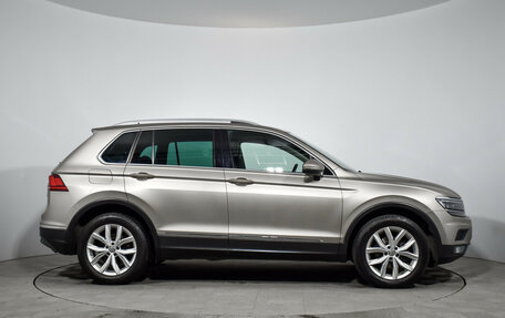 Volkswagen Tiguan II, 2017 год, 2 600 000 рублей, 5 фотография