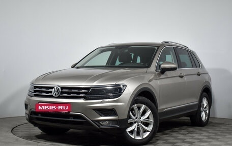 Volkswagen Tiguan II, 2017 год, 2 600 000 рублей, 2 фотография