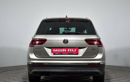 Volkswagen Tiguan II, 2017 год, 2 600 000 рублей, 7 фотография
