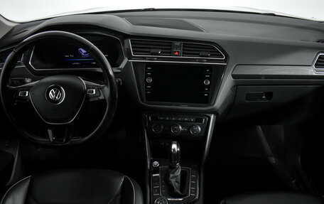 Volkswagen Tiguan II, 2017 год, 2 600 000 рублей, 18 фотография