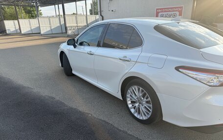 Toyota Camry, 2019 год, 2 240 000 рублей, 2 фотография