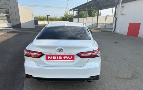 Toyota Camry, 2019 год, 2 240 000 рублей, 4 фотография