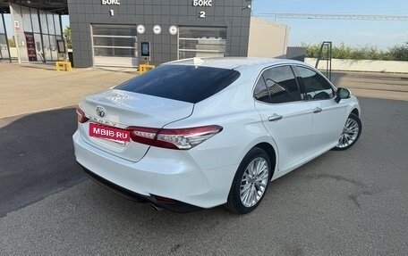 Toyota Camry, 2019 год, 2 240 000 рублей, 5 фотография