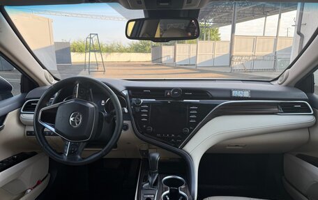 Toyota Camry, 2019 год, 2 240 000 рублей, 14 фотография