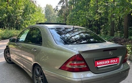 Mercedes-Benz C-Класс, 2004 год, 670 000 рублей, 3 фотография