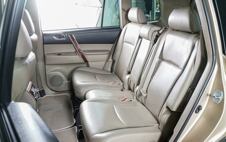 Toyota Highlander III, 2010 год, 1 799 000 рублей, 10 фотография