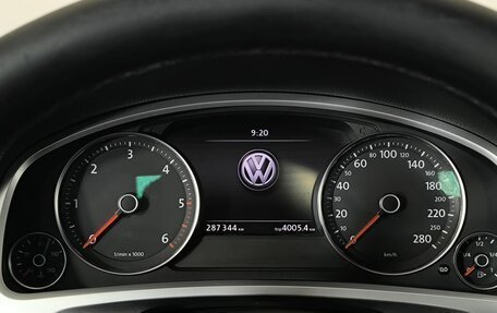 Volkswagen Touareg III, 2011 год, 1 880 000 рублей, 6 фотография